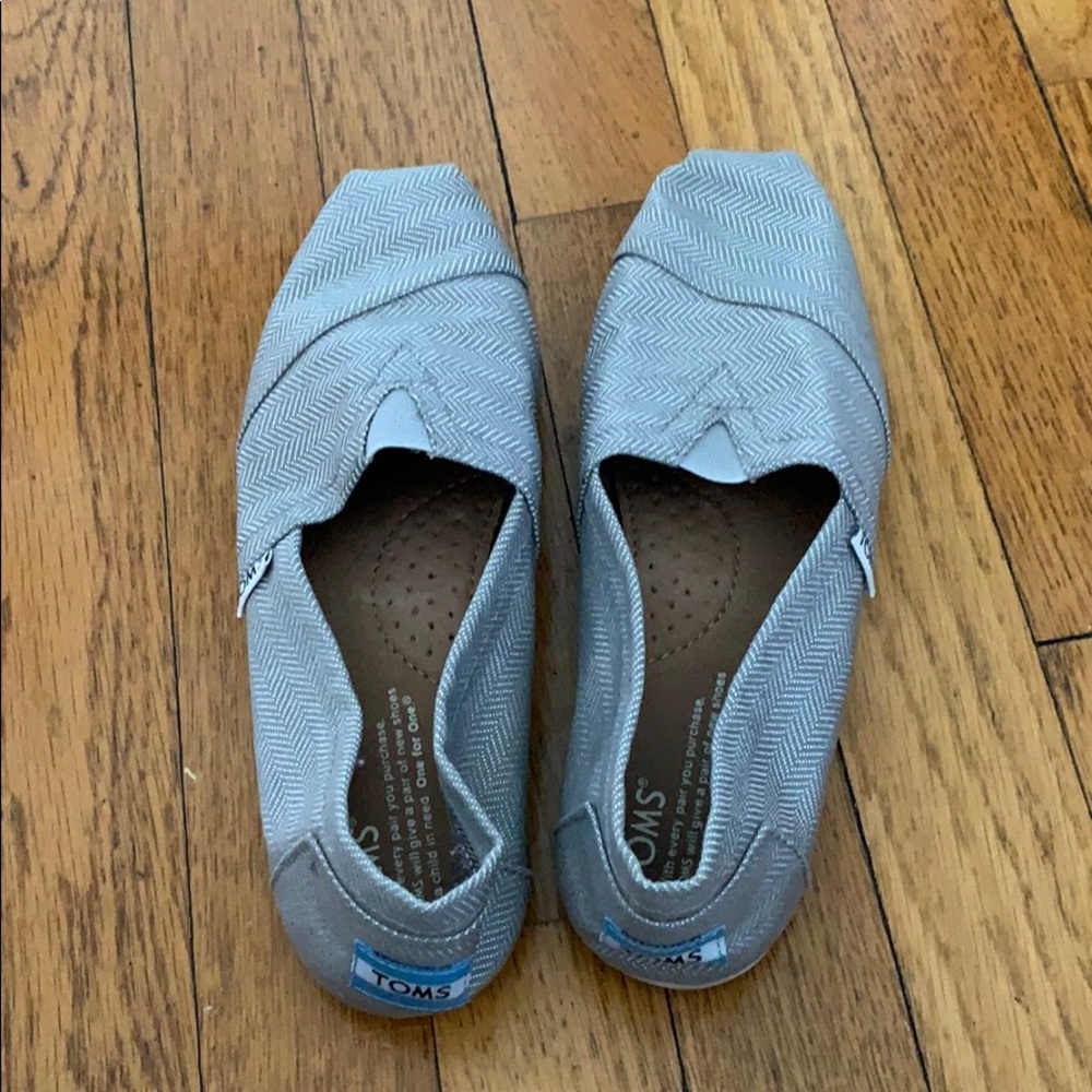 Gray TOMS
